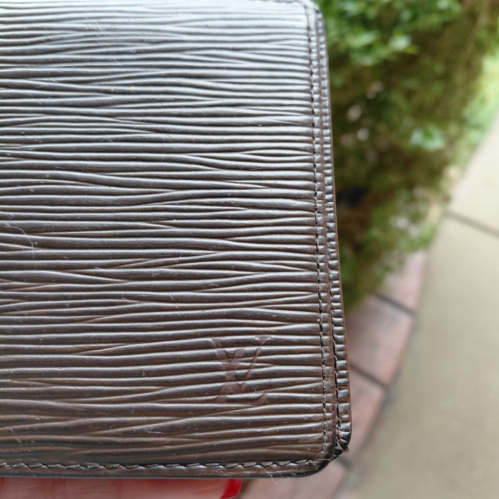 Louis Vuitton Epi Leather Bifold Wallet - Picture 2 of 16